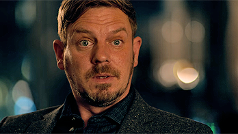 アレクサンダー・ドスマン（ジョー・アームストロング）