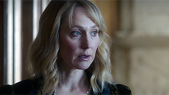 キャロライン・バーケット（ハティ・モラハン）